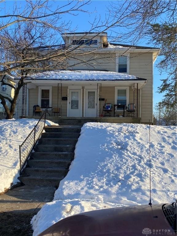 view of front facade with covered porch