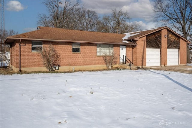 view of front facade with a garage