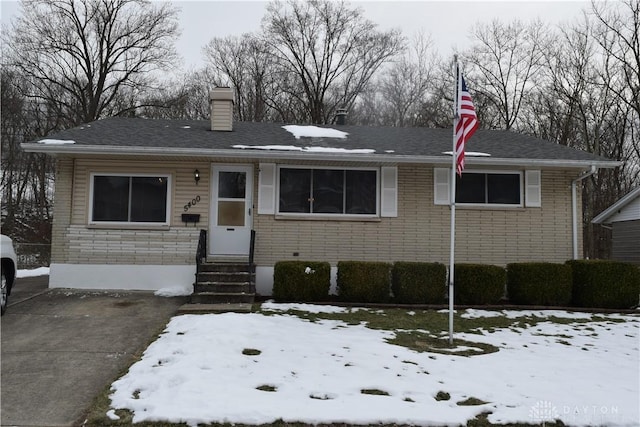 view of front of property