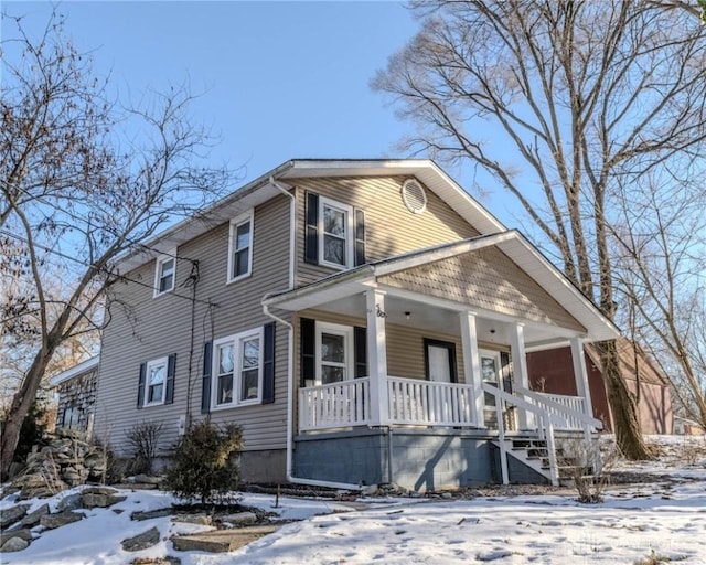 view of front facade with covered porch