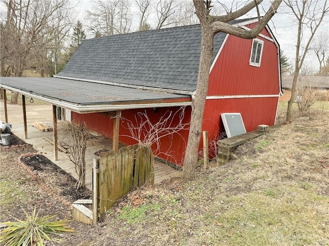 view of outbuilding