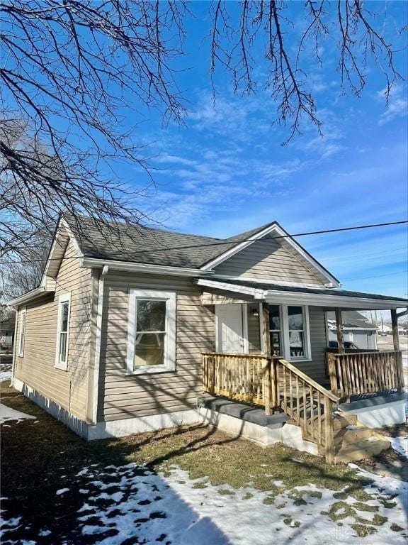 view of front of home featuring covered porch