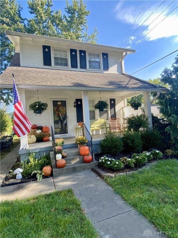 view of front facade with covered porch