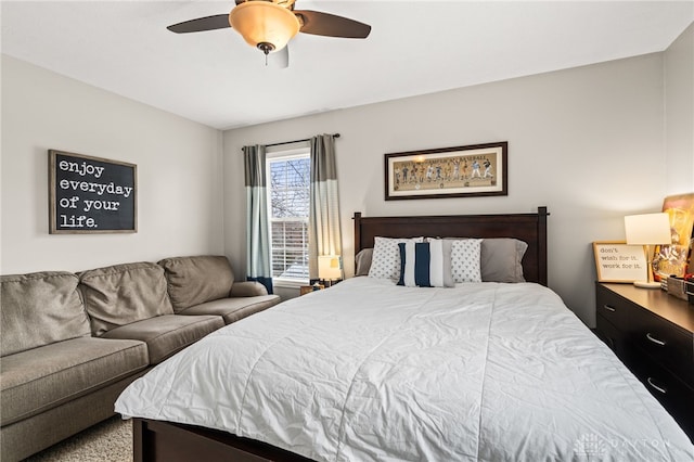 bedroom with ceiling fan