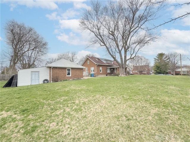 111 W Pinehurst St, Sidney, OH 45365 - view of yard with fence