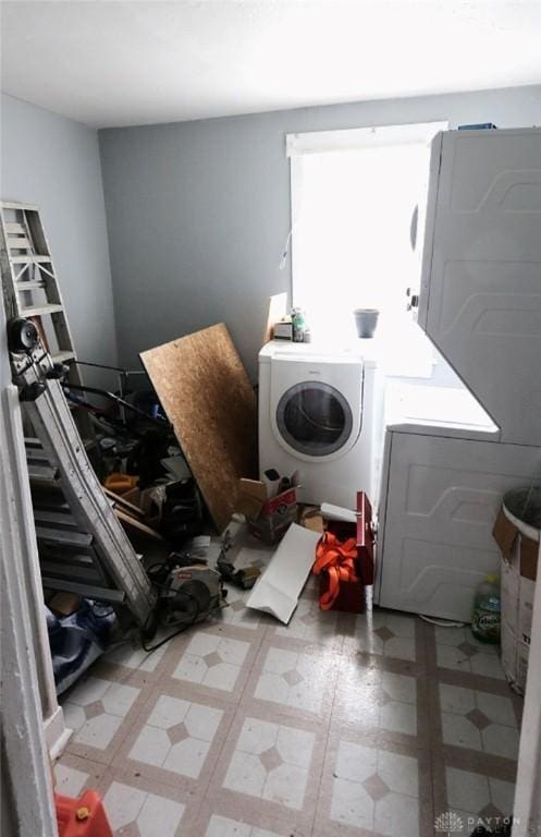 2318 Home Ave Unit 2316, Dayton, OH 45417 - laundry area featuring independent washer and dryer and tile patterned floors