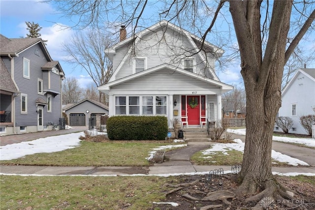 view of front of house with a front lawn