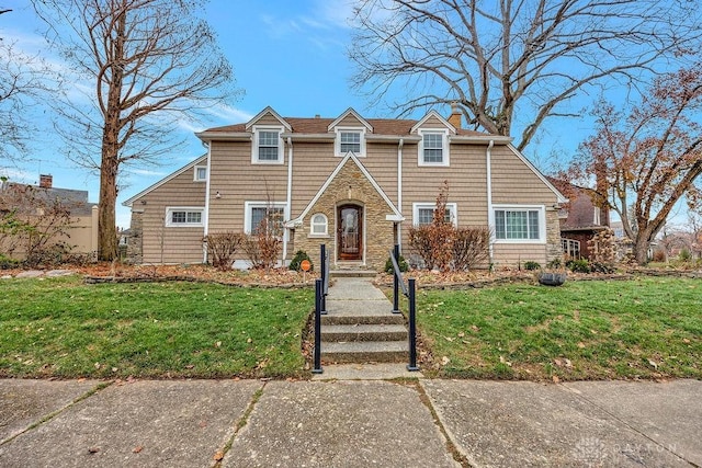 view of front of house with a front yard