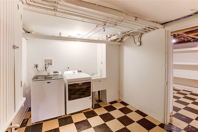 1515 Woodstock Dr, Oakwood, OH 45419 - laundry room with light floors, laundry area, and washing machine and dryer