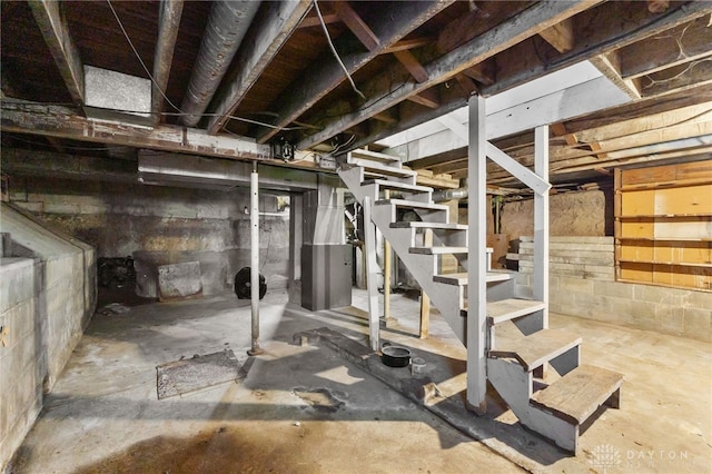 700 James St, Springfield, OH 45503 - unfinished basement featuring stairs