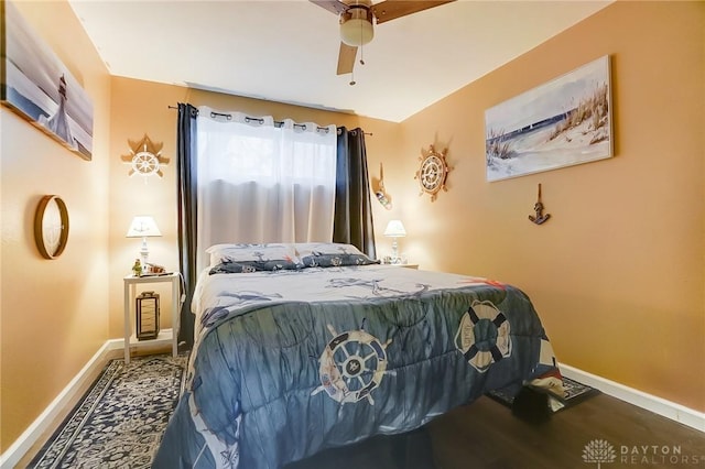 bedroom featuring ceiling fan