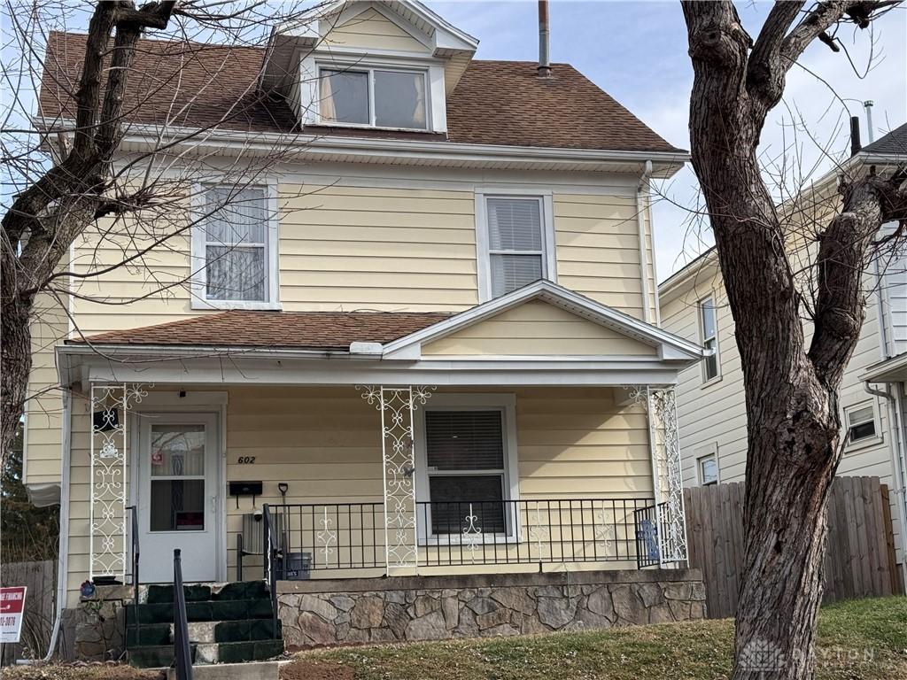 view of front of house featuring covered porch