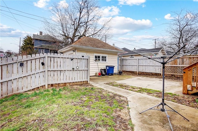 view of yard with a patio area