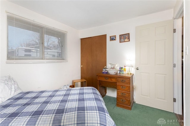 view of carpeted bedroom