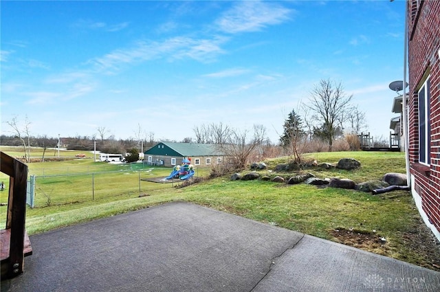 view of yard featuring a patio area