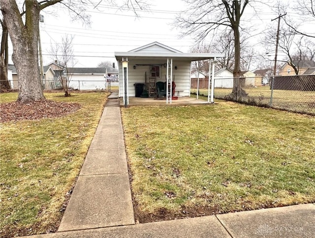 view of yard featuring a patio