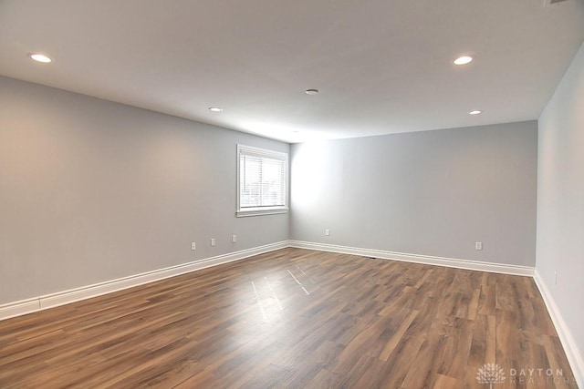 9460 Banyan Ct, Centerville, OH 45458 - empty room featuring recessed lighting, baseboards, and dark wood-style flooring