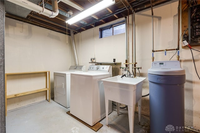 laundry area with laundry area and independent washer and dryer