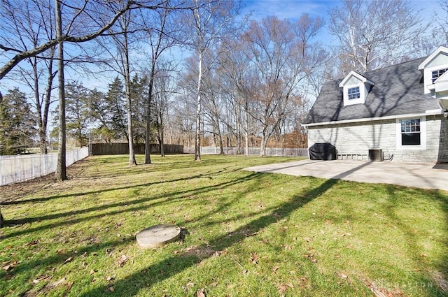 view of yard with a patio