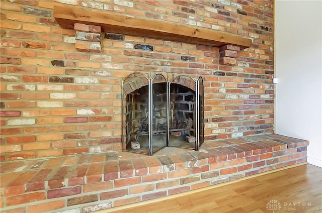 interior details with hardwood / wood-style floors