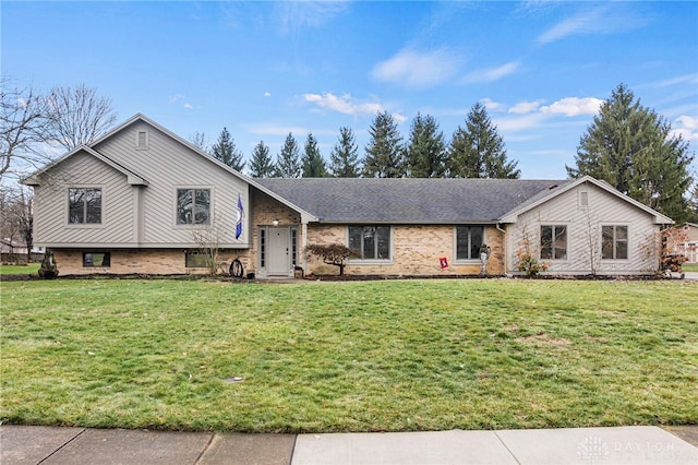 view of front of property with a front yard