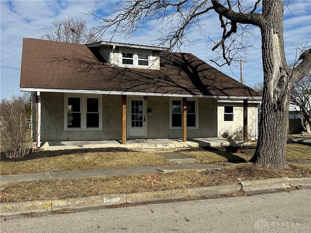 view of front of property featuring a porch