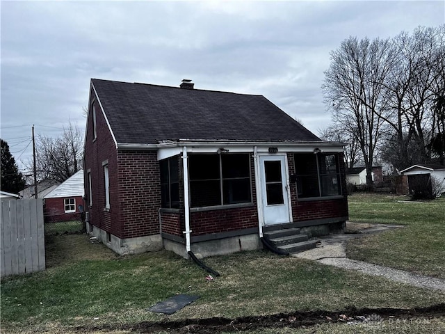 view of front of house with a front yard