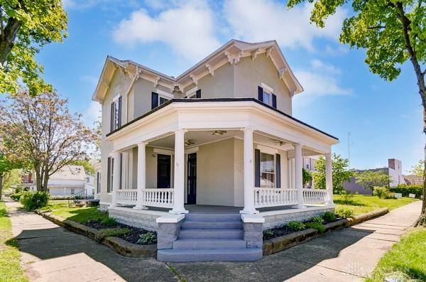 view of front of house featuring a porch