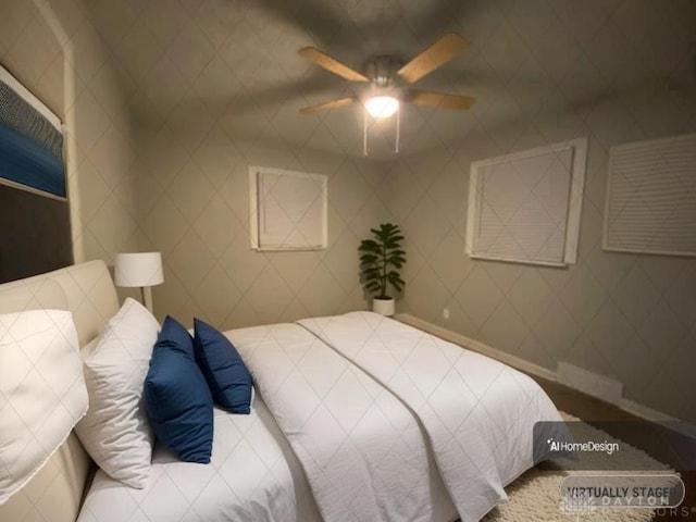 bedroom with ceiling fan