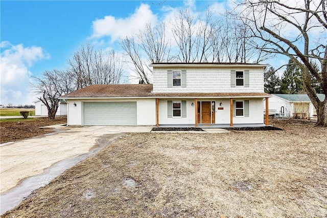 view of front property featuring a garage