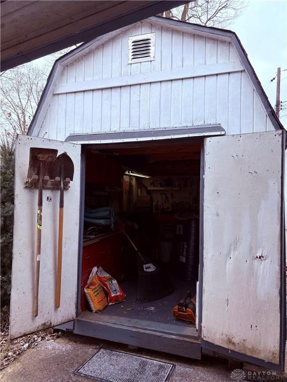 view of outbuilding