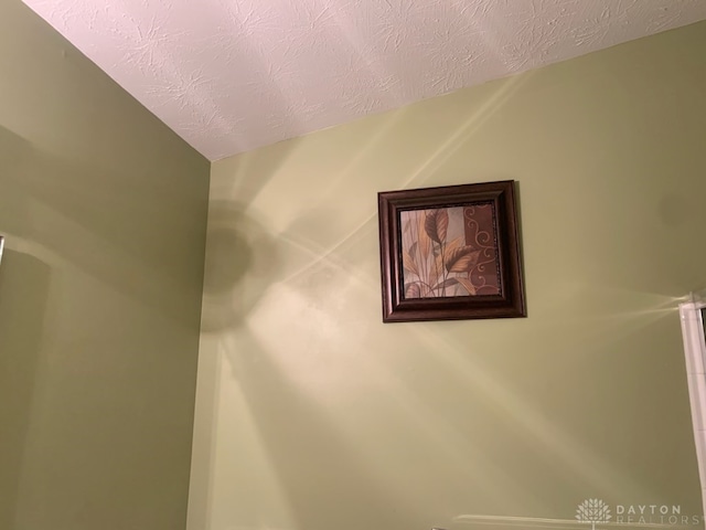 room details featuring a textured ceiling