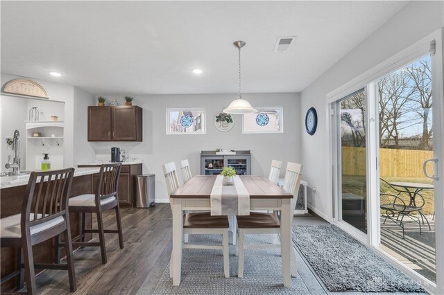 1605 Ashbury Ct, Franklin, OH 45005 - dining room featuring recessed lighting, visible vents, dark wood finished floors, and baseboards