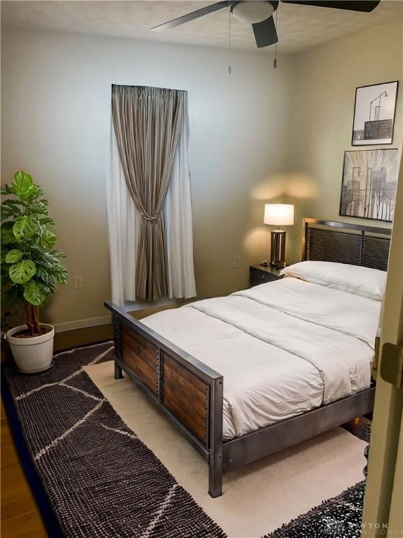 bedroom featuring ceiling fan