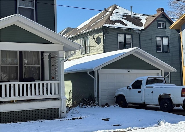 view of front facade featuring a garage