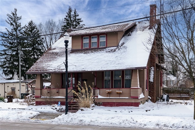 view of front of property featuring a porch