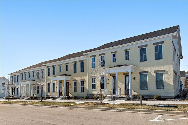 view of front facade