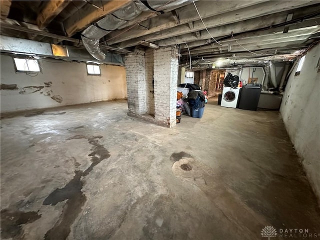 basement featuring washer / dryer