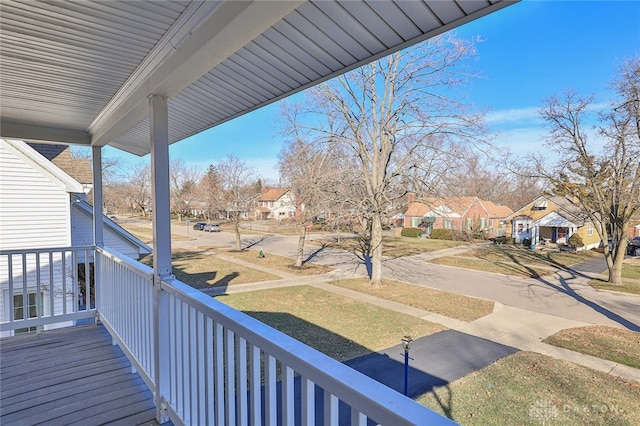 balcony featuring covered porch