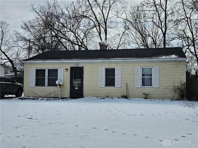 view of front of property