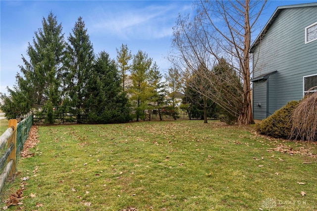 view of yard featuring fence