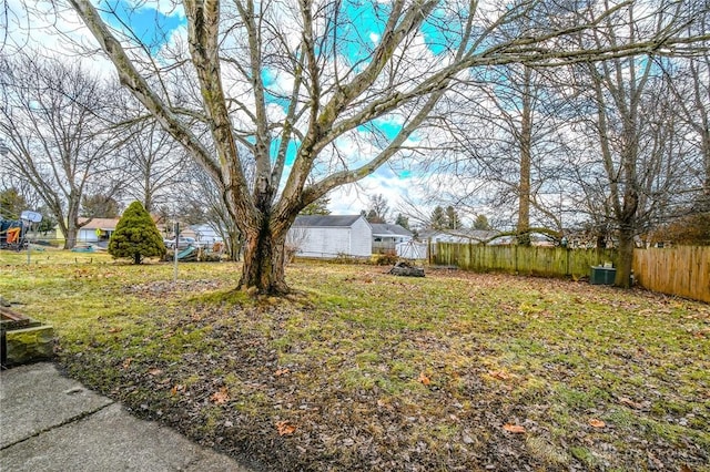 view of yard featuring fence