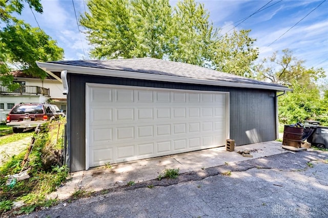 view of detached garage