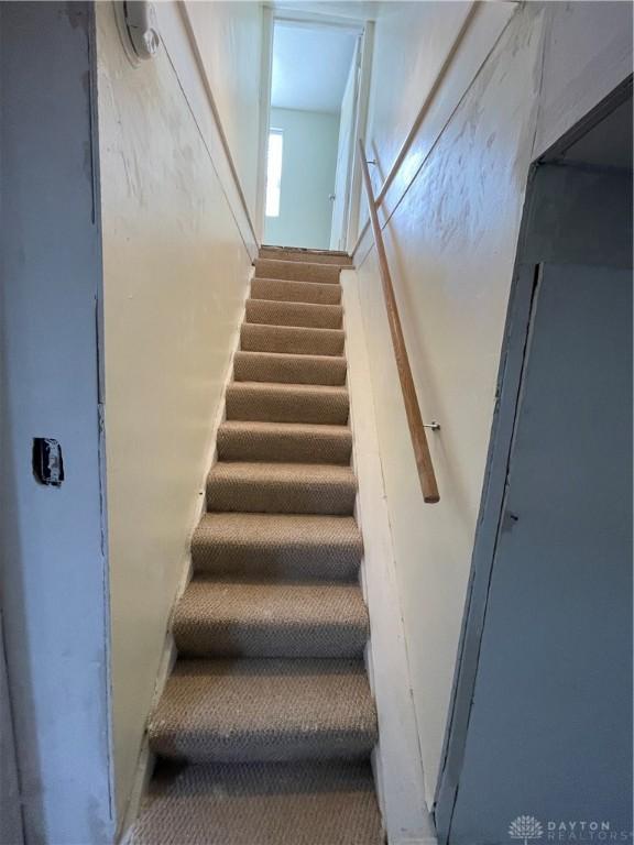 50 Woodcrest Ave, Dayton, OH 45405 - view of staircase