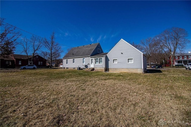 543 W Market St, Germantown, OH 45327 - rear view of property with a lawn