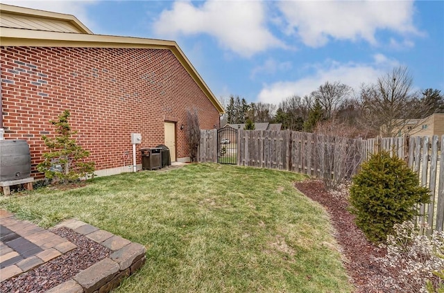 view of yard featuring a gate and fence