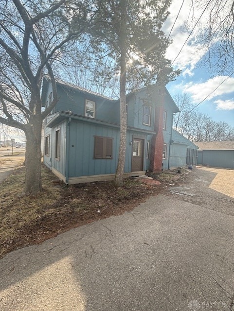 view of front facade featuring board and batten siding