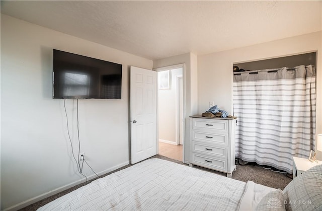 147 Mccraw Dr, Englewood, OH 45322 - carpeted bedroom featuring baseboards