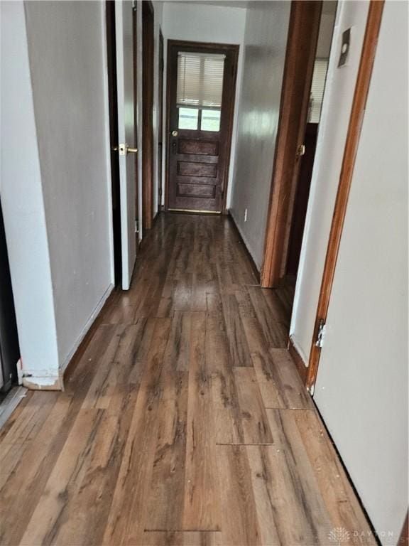 25 Redwood Ave, Dayton, OH 45405 - hallway with wood finished floors