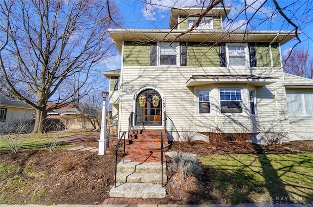 view of american foursquare style home